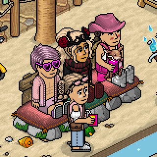 Photo by Lampoin